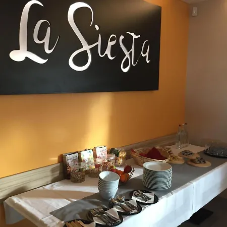 Hotel La Siesta Markovci